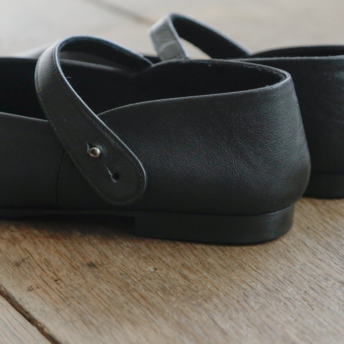 AUTTAA／【受注商品】 Ankle strap pumps