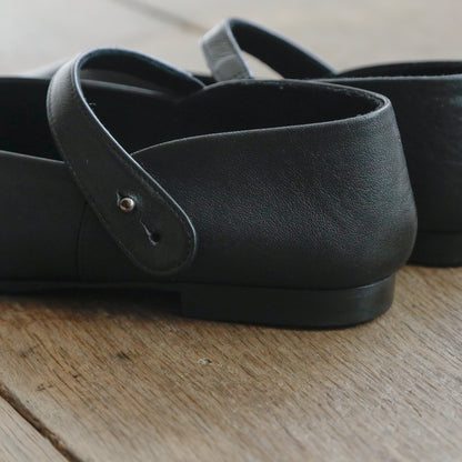 AUTTAA／【受注商品】 Ankle strap pumps