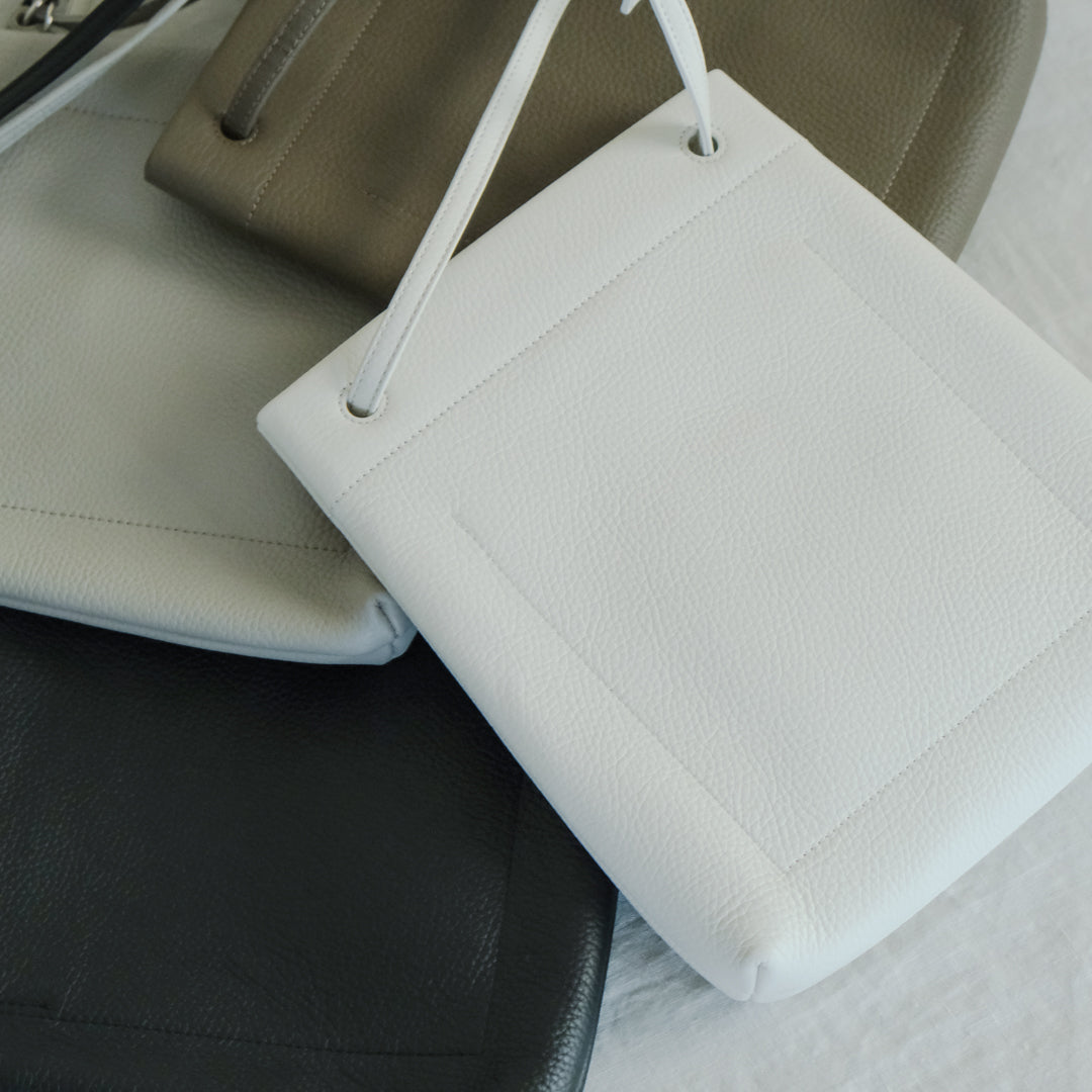【受注商品】［STUDIO LA CAUSE］タテ型サコッシュBG127 EM