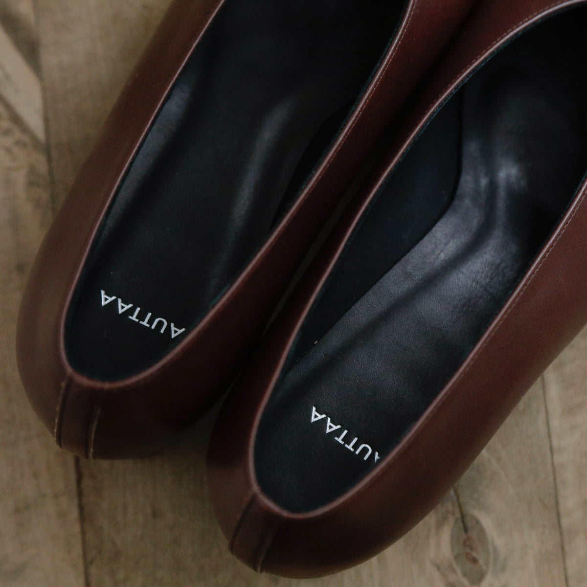AUTTAA／【受注商品】 Soft low cut pumps