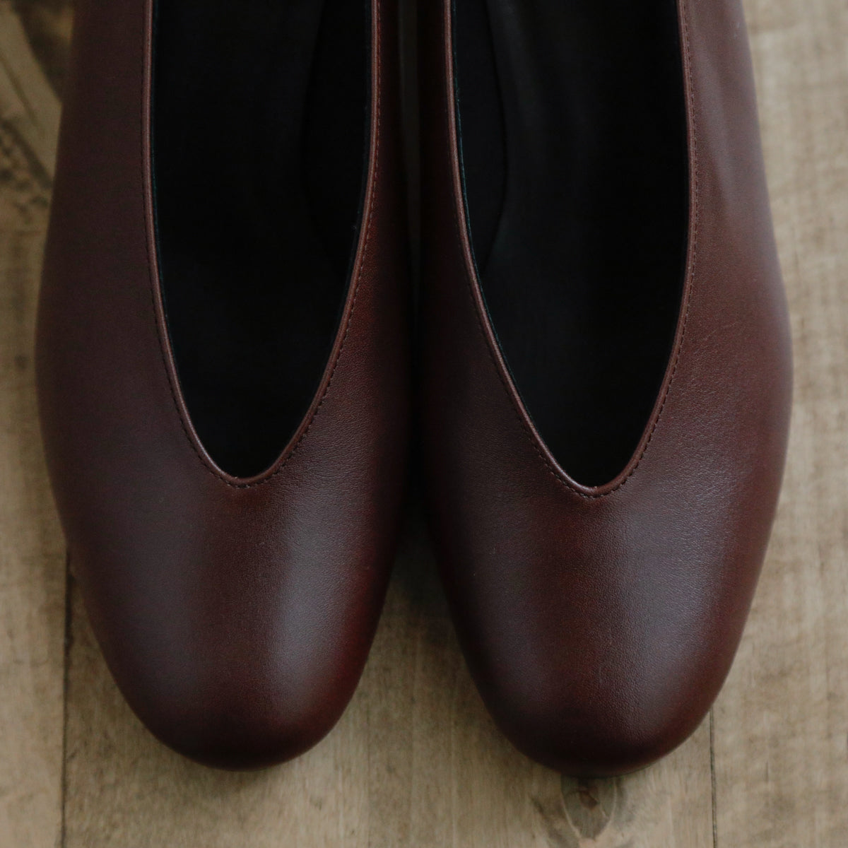 AUTTAA／【受注商品】 Soft low cut pumps