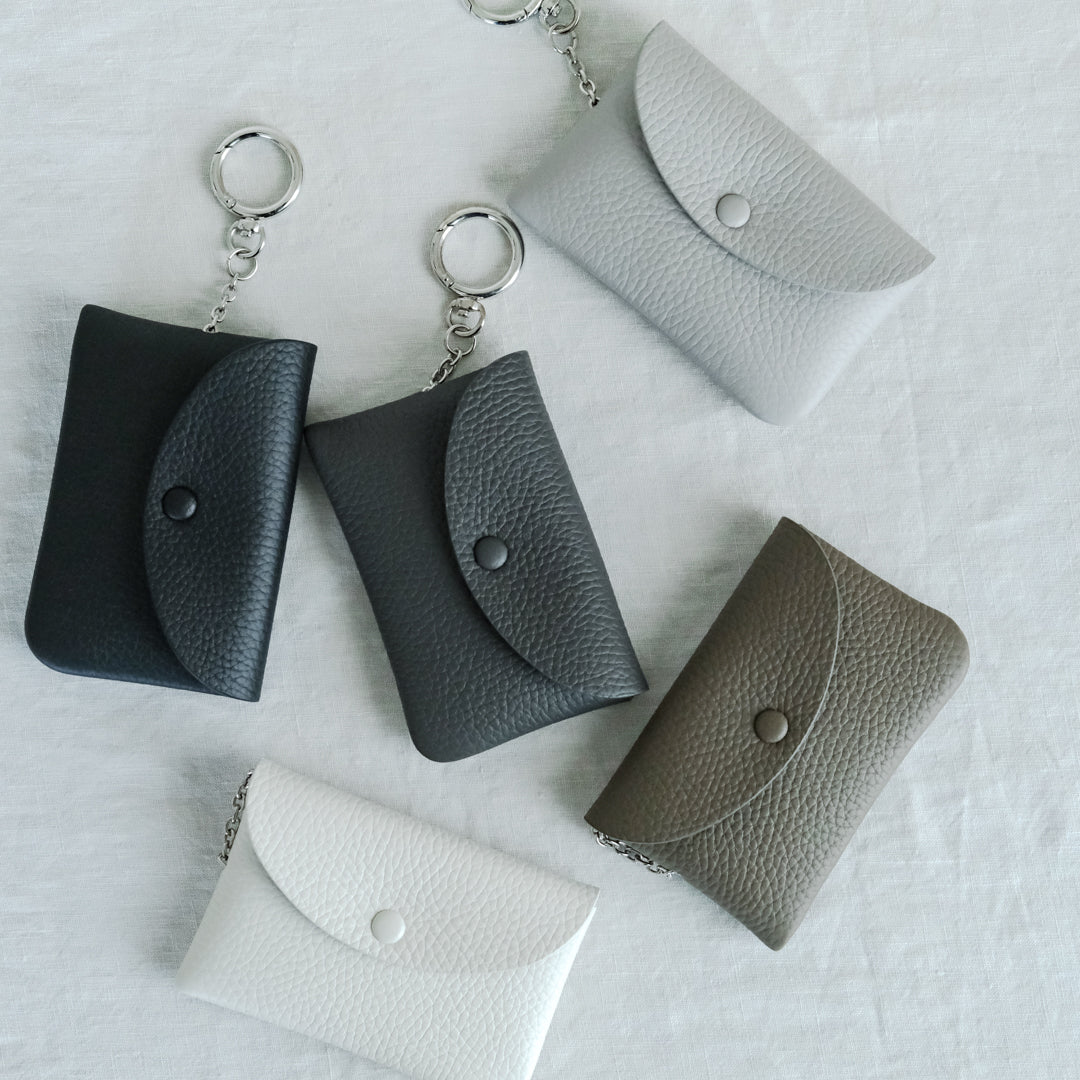 【受注商品】［STUDIO LA CAUSE］内縫いフラップキーケースKEY032 EM