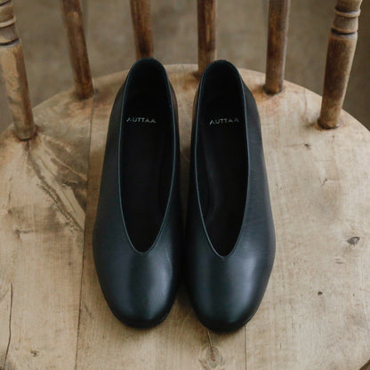 AUTTAA／【受注商品】 Soft low cut pumps