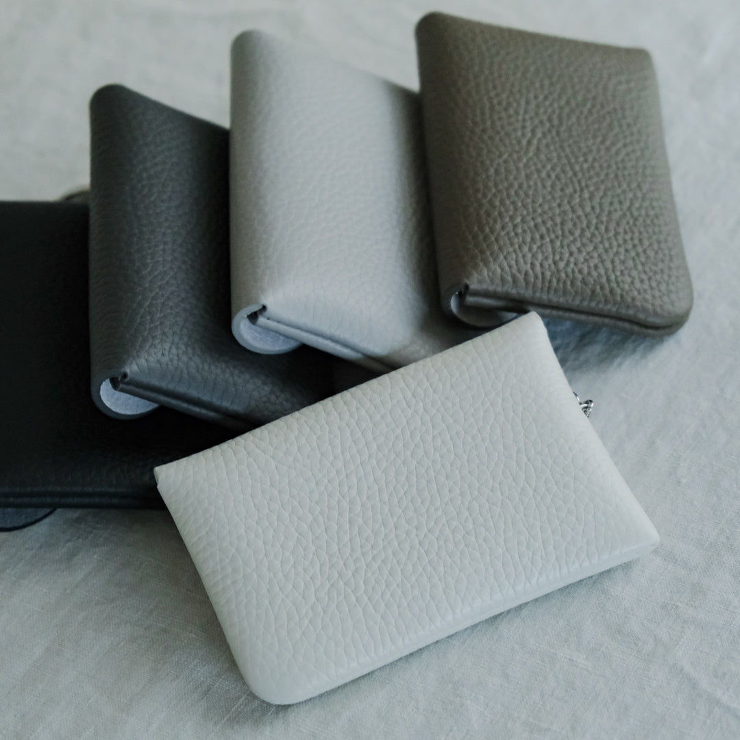 【受注商品】［STUDIO LA CAUSE］内縫いフラップキーケースKEY032 EM
