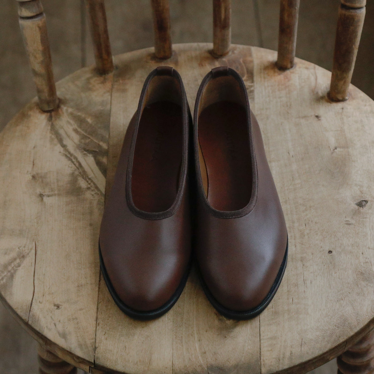 AUTTAA／【受注商品】 Plain pumps Ⅱ