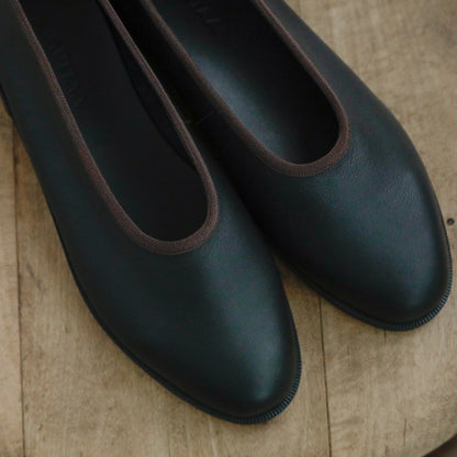 AUTTAA／【受注商品】 Plain pumps Ⅱ
