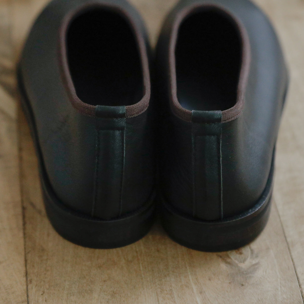 AUTTAA／【受注商品】 Plain pumps Ⅱ