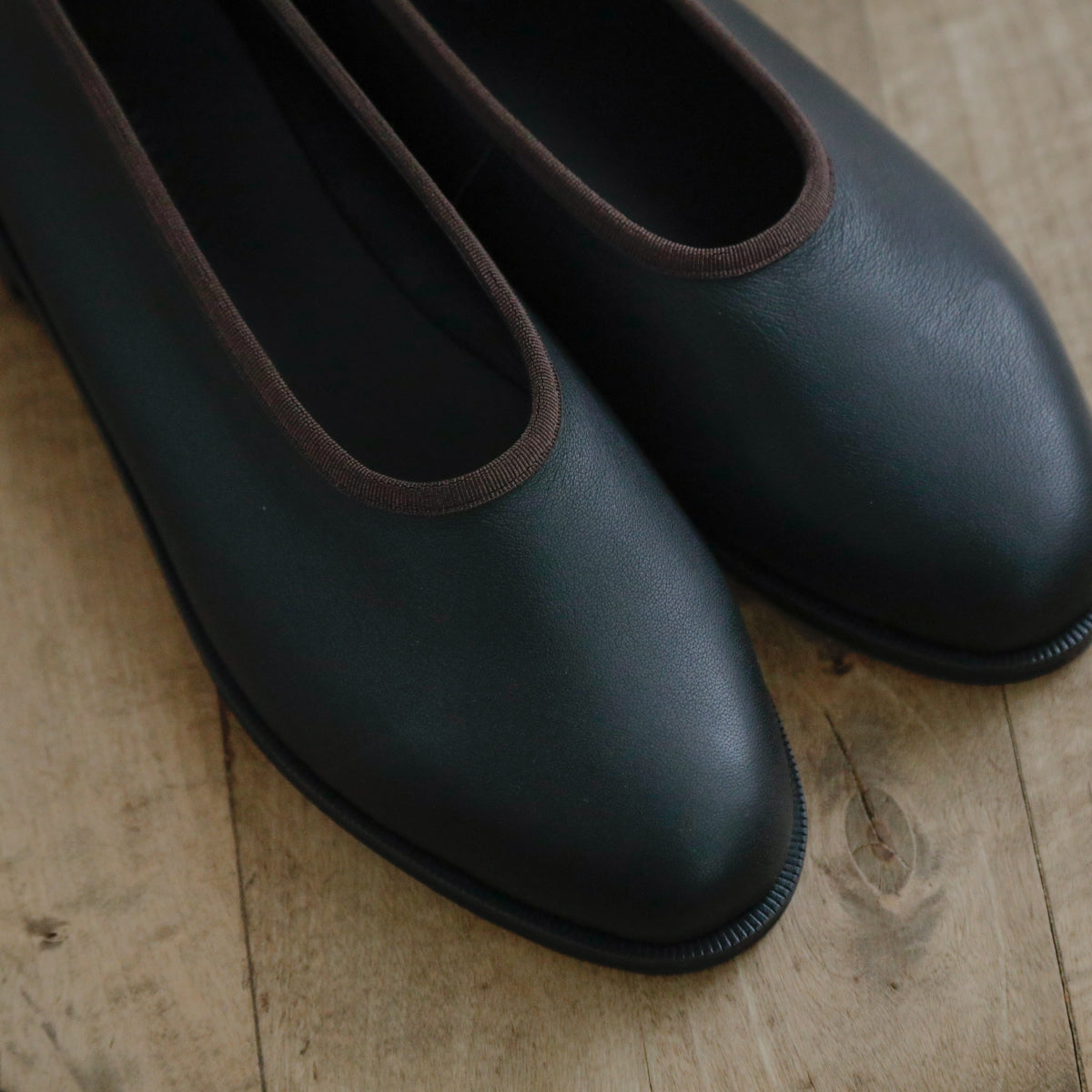 AUTTAA／【受注商品】 Plain pumps Ⅱ