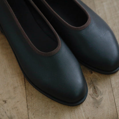 AUTTAA／【受注商品】 Plain pumps Ⅱ