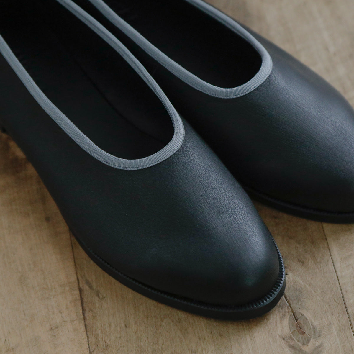 AUTTAA／【受注商品】 Plain pumps Ⅱ