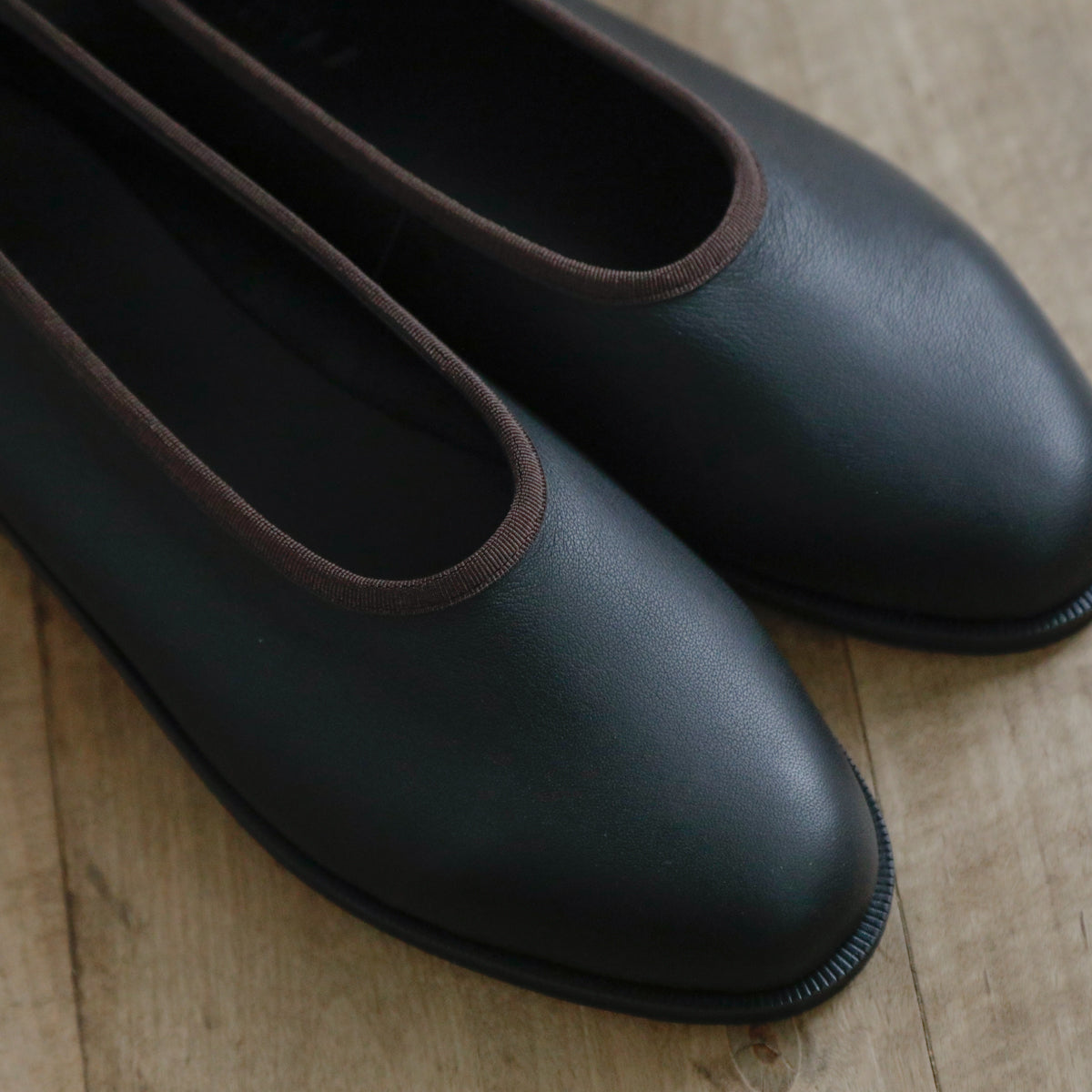 AUTTAA／【受注商品】 Plain pumps Ⅱ