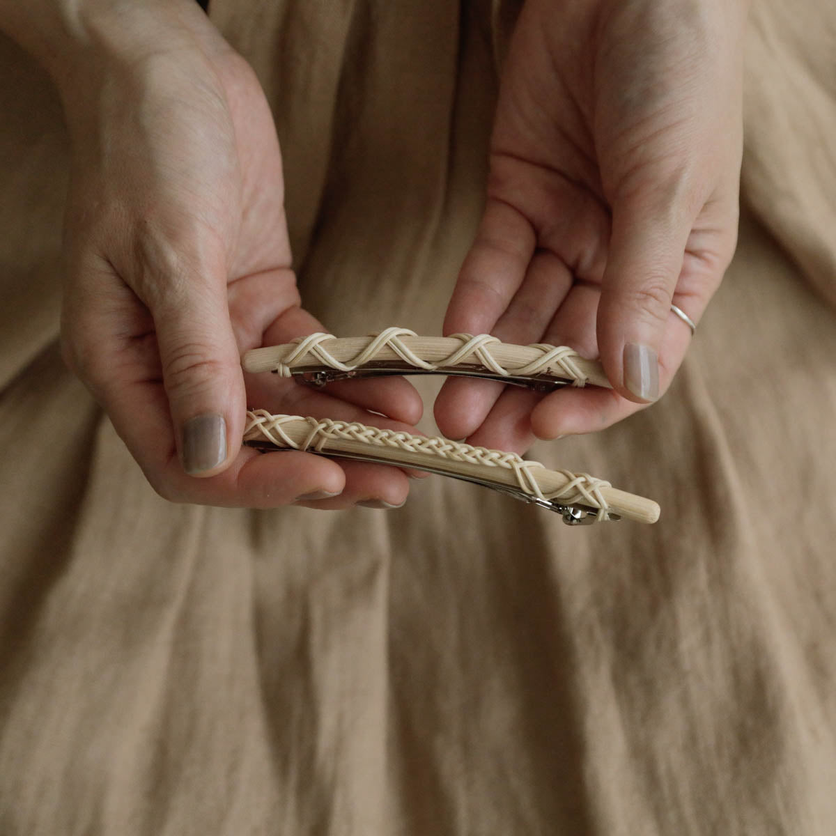 takayokatayama／cross barrette