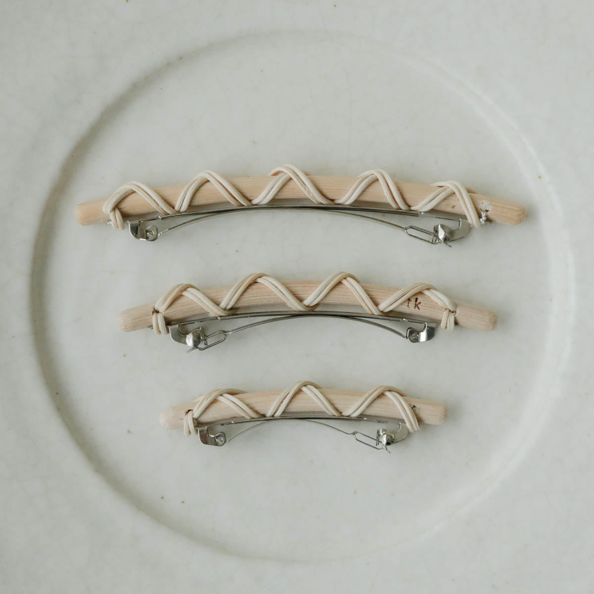 takayokatayama／cross barrette