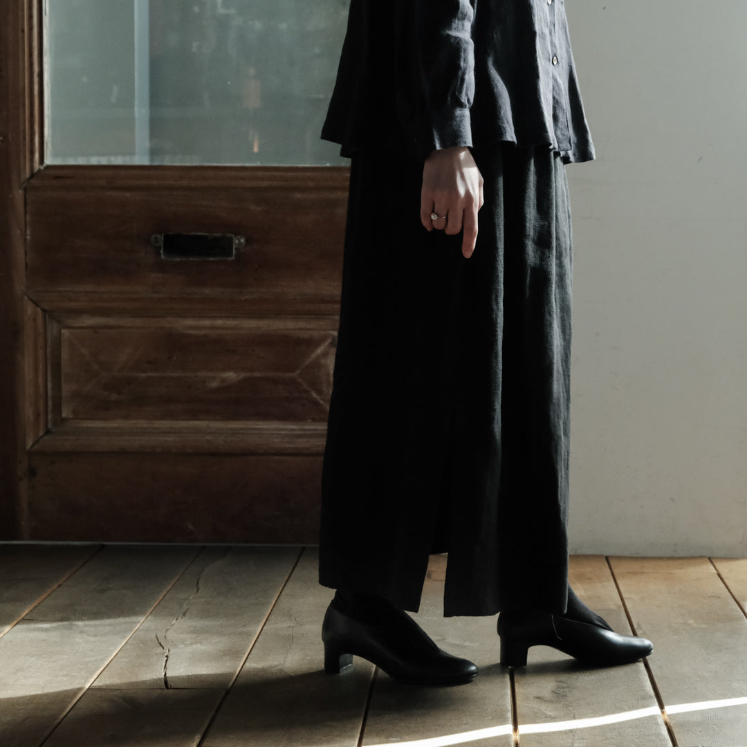 【受注商品】［AUTTAA］ Soft low cut pumps black