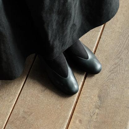 【受注商品】［AUTTAA］ Soft low cut pumps black