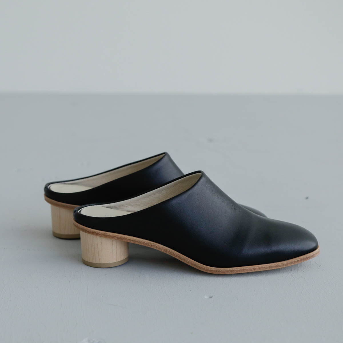 _Fot／wood heel mules_circle （maple）（1001s）