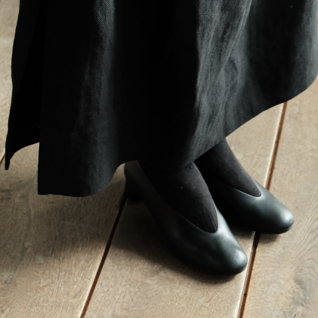 【受注商品】［AUTTAA］ Soft low cut pumps black
