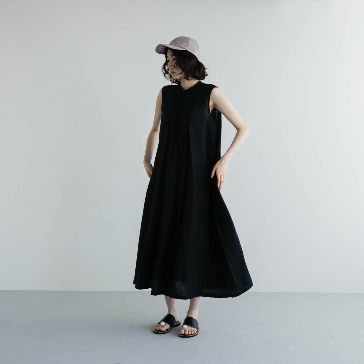 正面からのラウンドが女性的。柔和な印象をつくるキャップ – Envelope