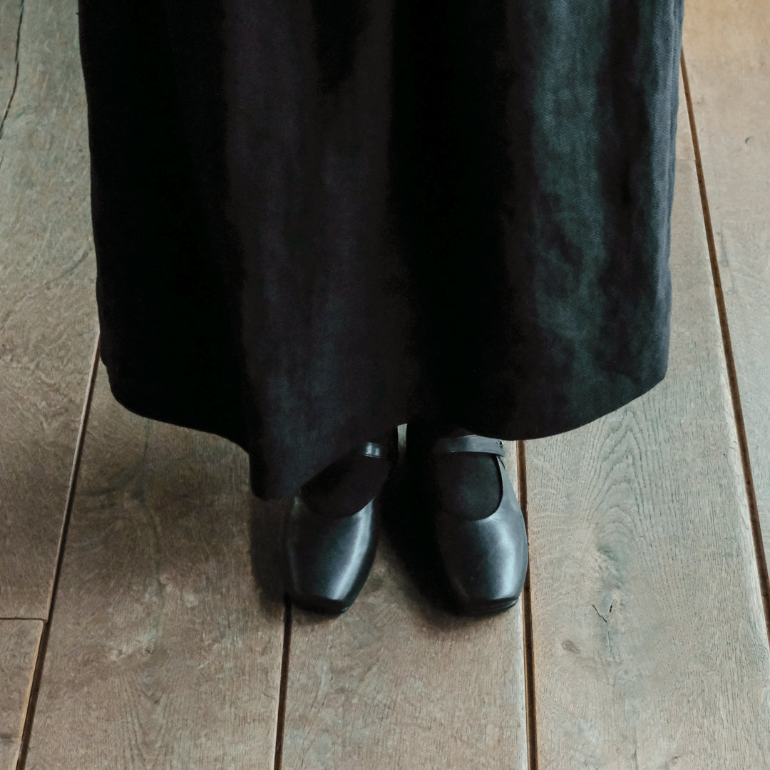 AUTTAA／Ankle strap pumps black