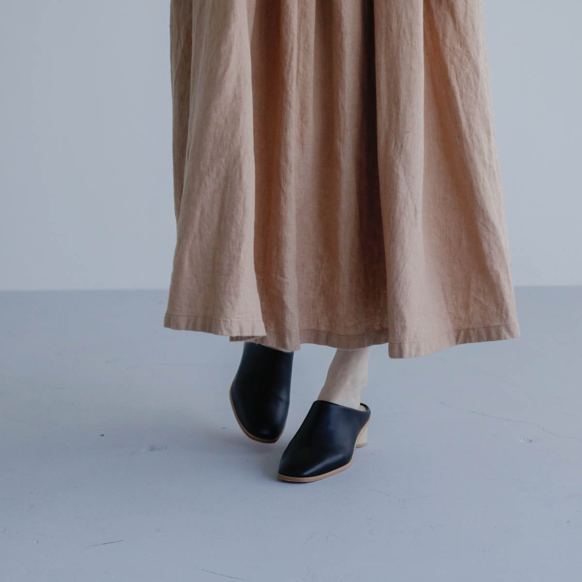 _Fot／wood heel mules_circle （maple）（1001s）