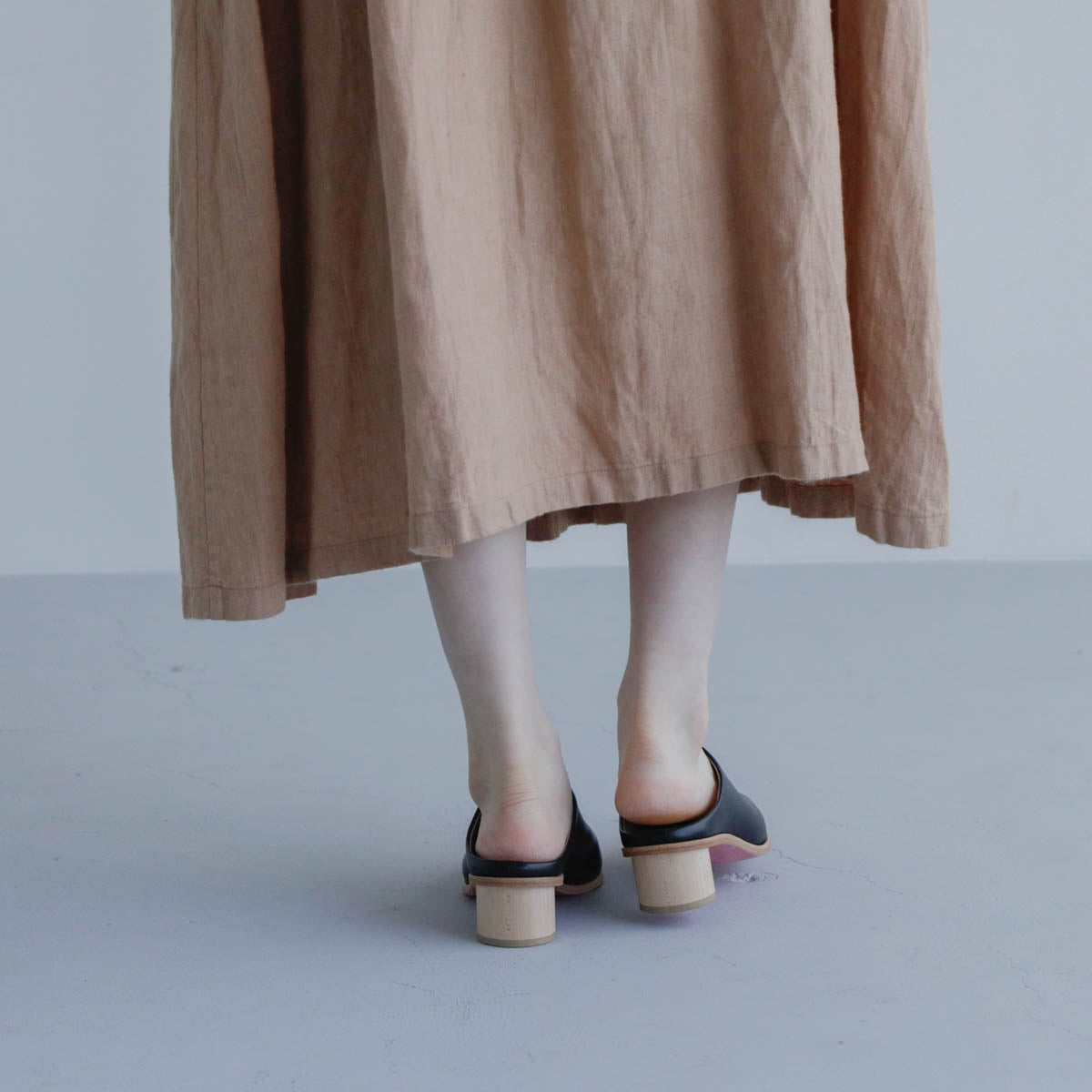 _Fot／wood heel mules_circle （maple）（1001s）