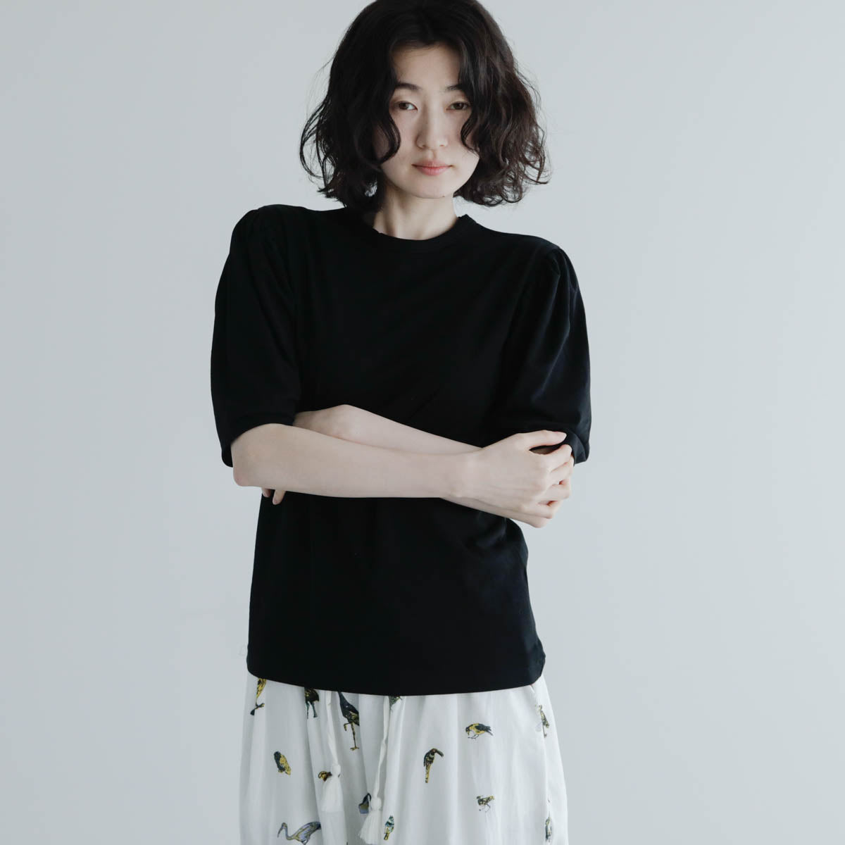shida シダ　パフスリーブTシャツ (Black) Shida／Puff sleeve t-shirt – Envelope - エンベロープオンラインショップ