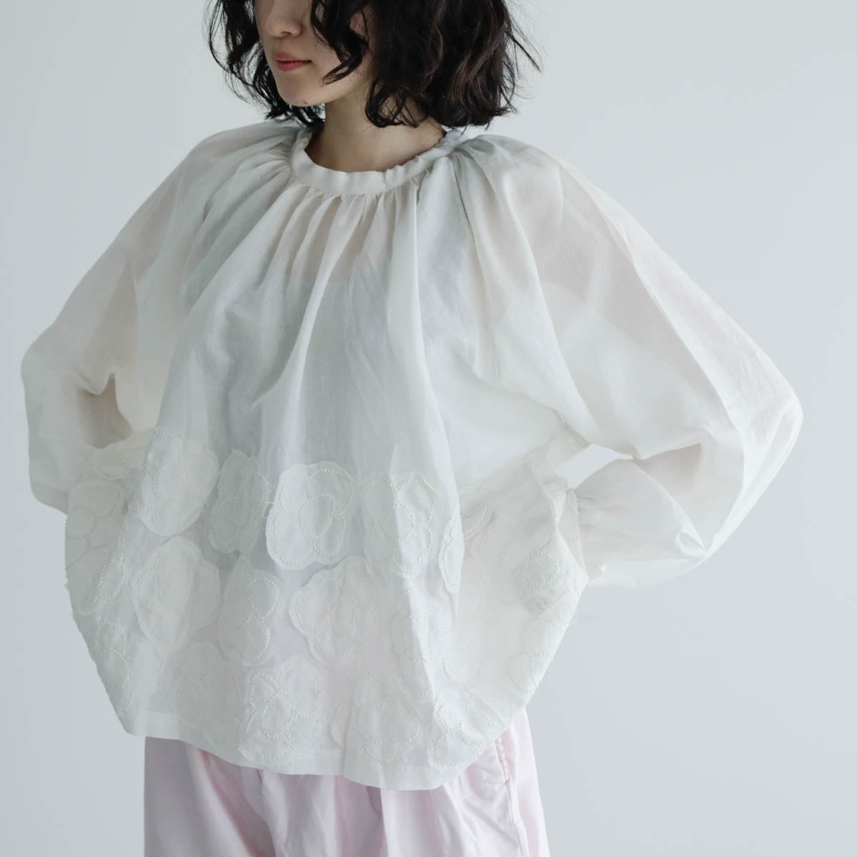 BUNON／Flower Ribbon Blouse（BN2623） – Envelope - エンベロープ