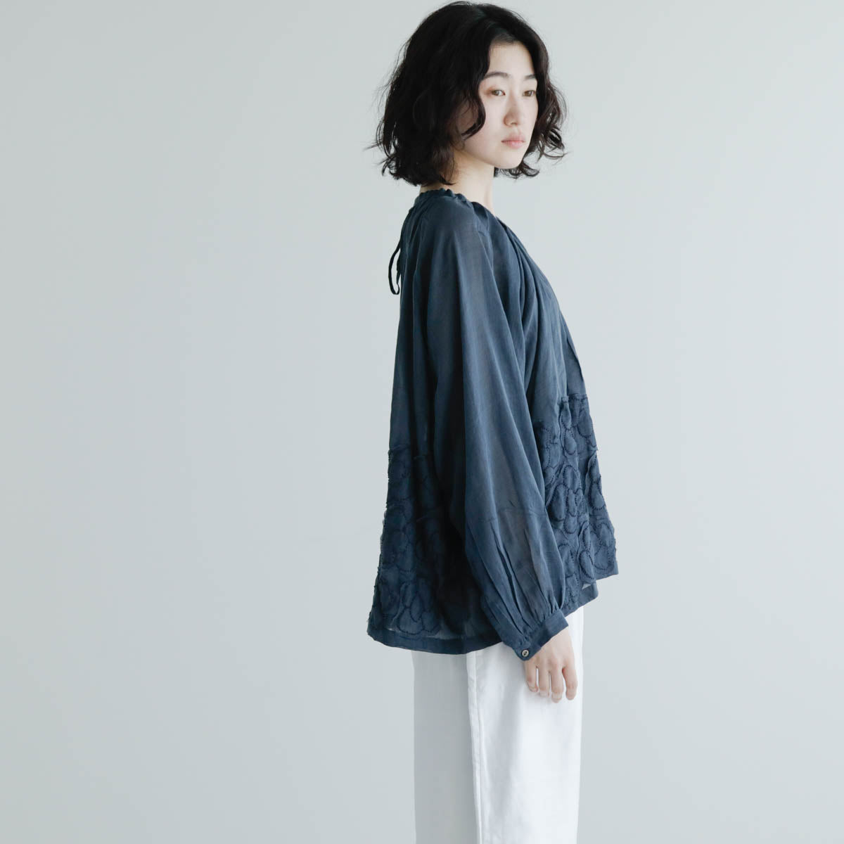 BUNON／Flower Ribbon Blouse（BN2623） – Envelope - エンベロープ