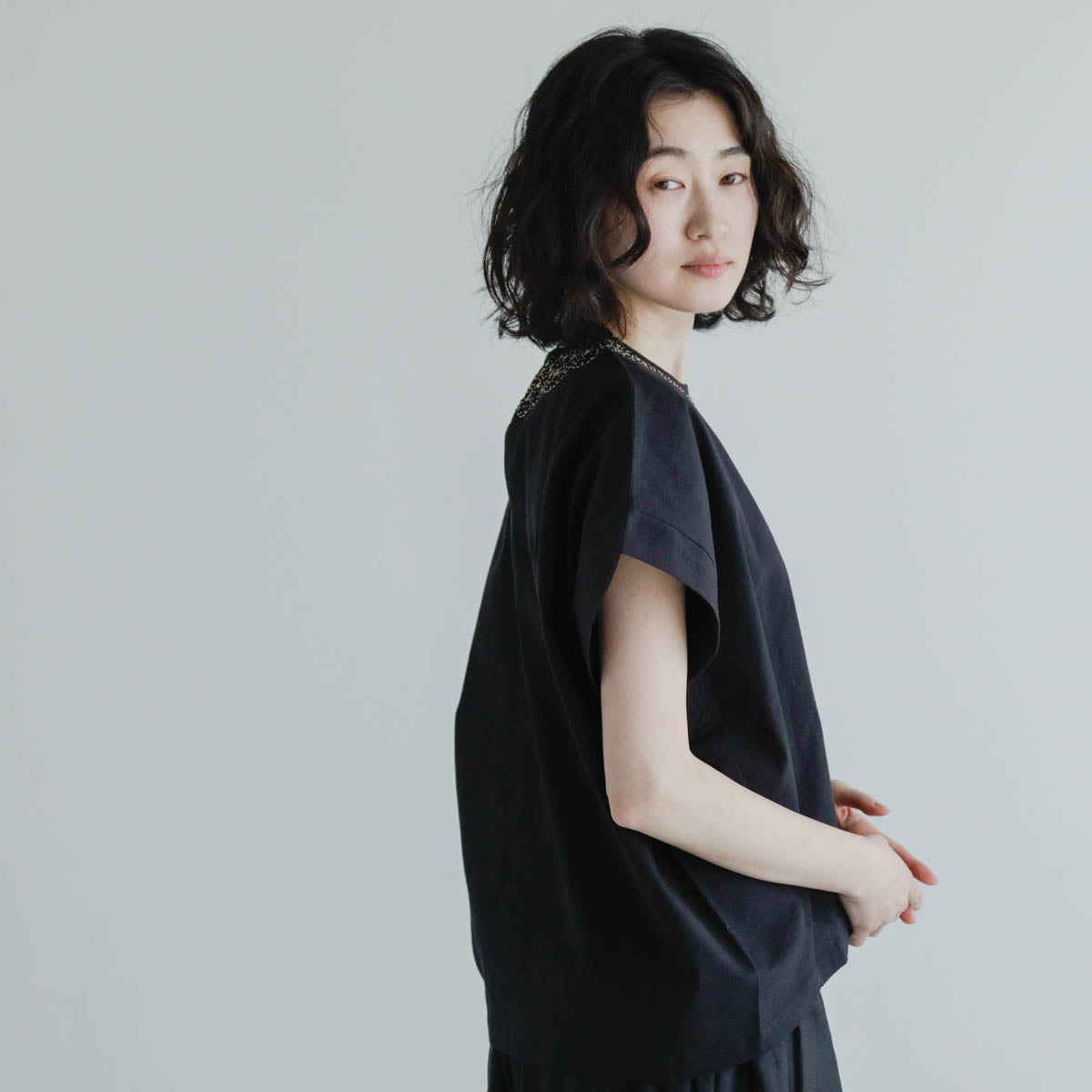 BUNON／Embroidery Woven-T（BN2545）