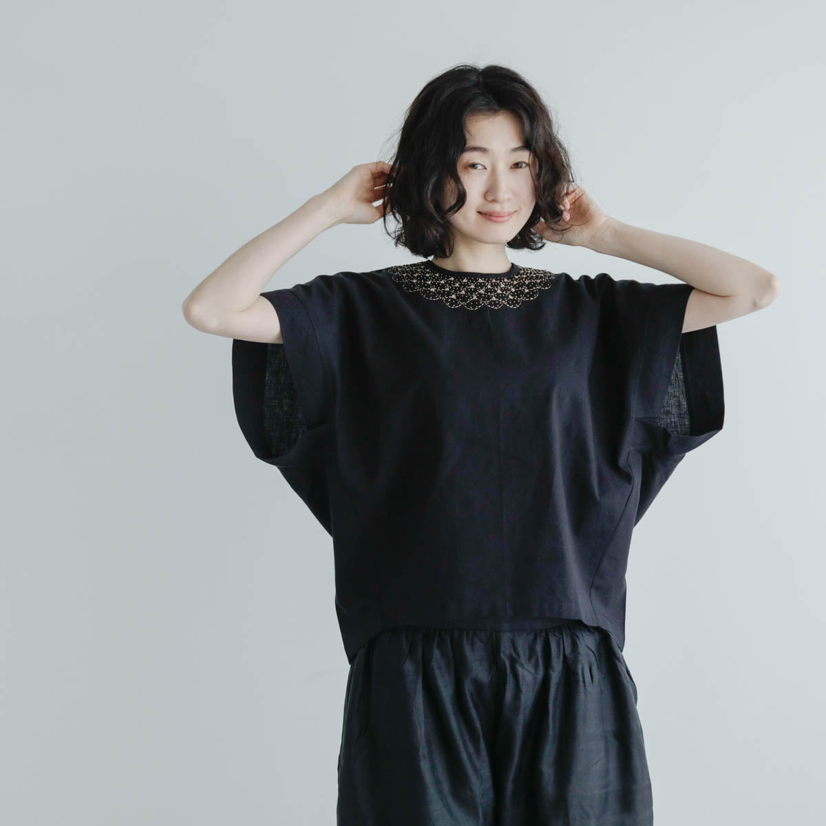 BUNON／Embroidery Woven-T（BN2545）