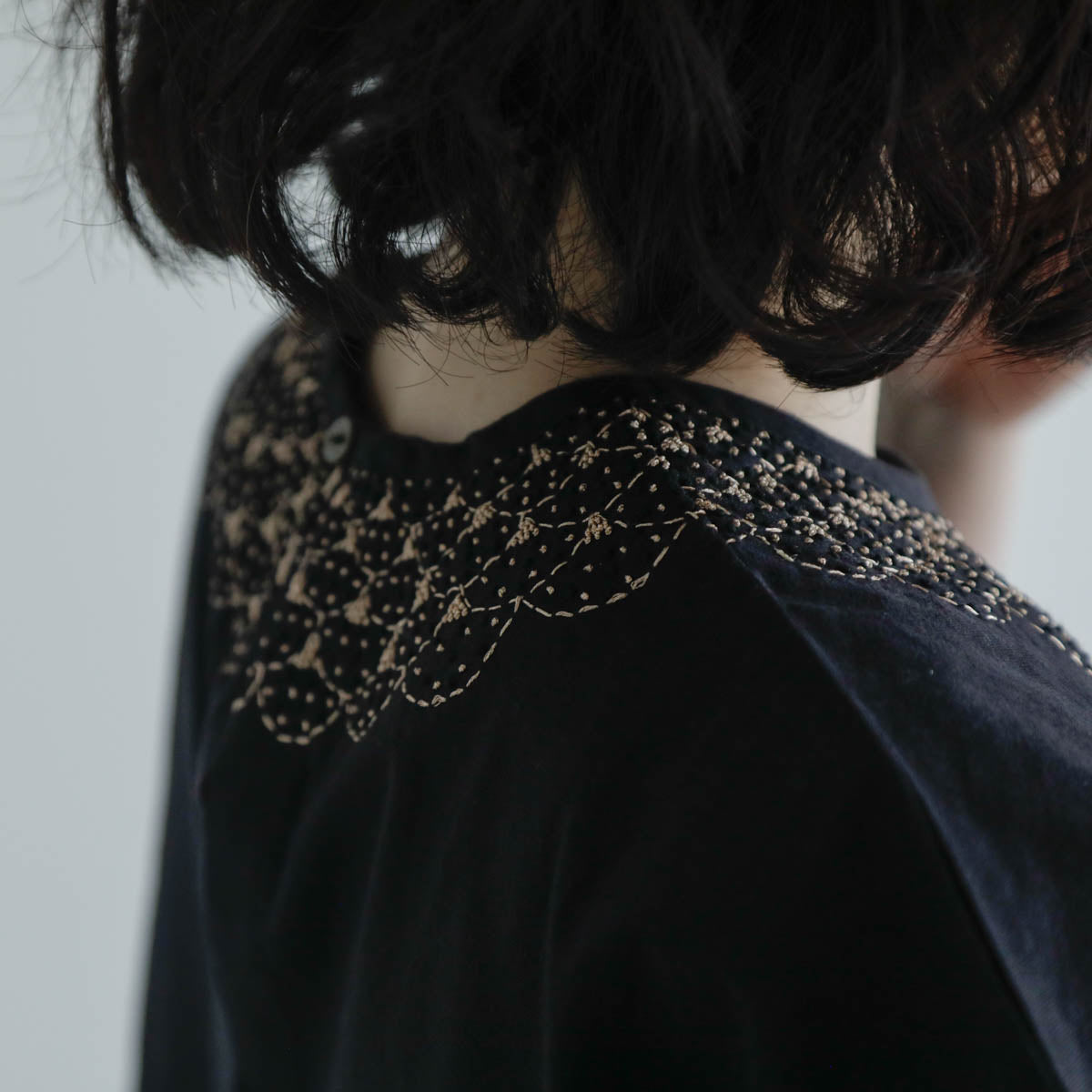 BUNON／Embroidery Woven-T（BN2545）