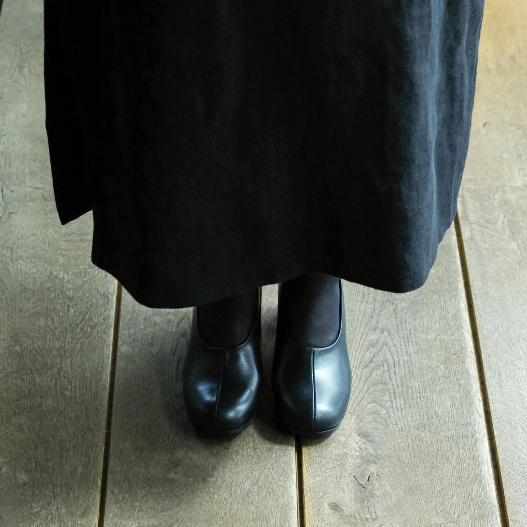 AUTTAA／【予約商品】ヒールパンプス black　