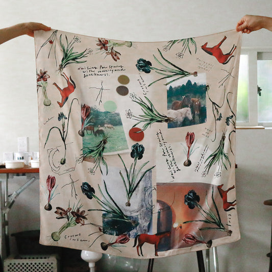 スカーフ 馬と球根花