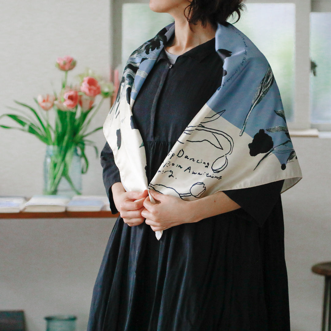 vent de moe／【受注商品】スカーフ black tulip blue – Envelope
