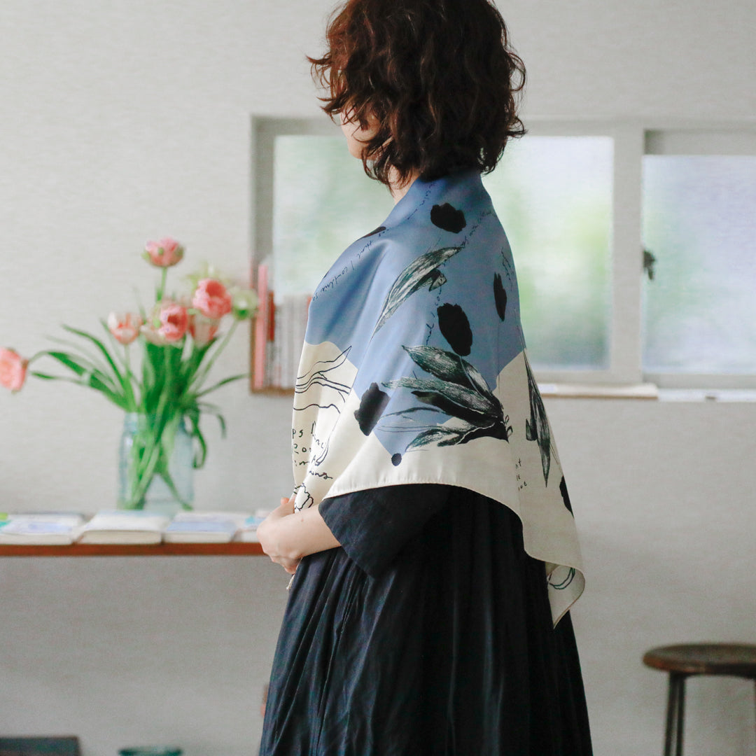 vent de moe／【受注商品】スカーフ black tulip blue – Envelope