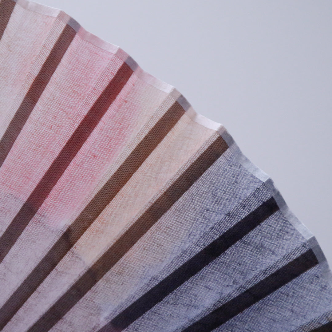 職人の手仕事によって精巧につくられています