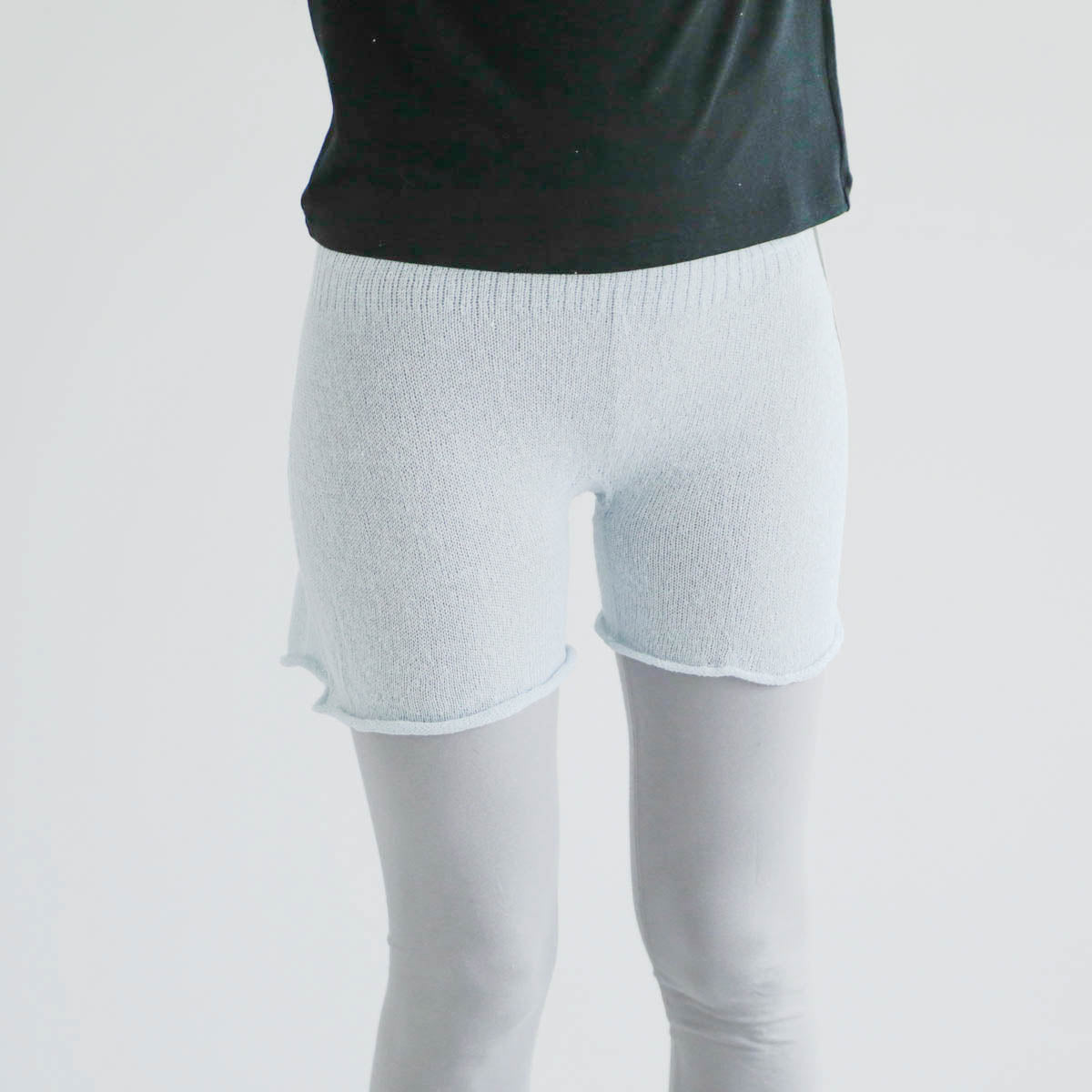 さらっと軽く履ける、2分丈のシルクパンツ – Envelope - エンベロープ
