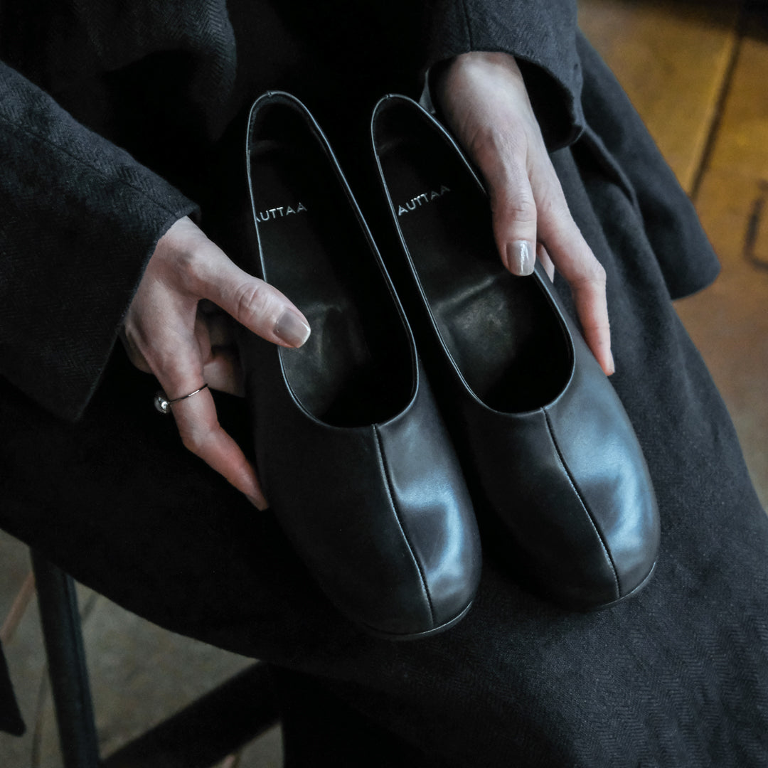 AUTTAA／【予約商品】ヒールパンプス black　