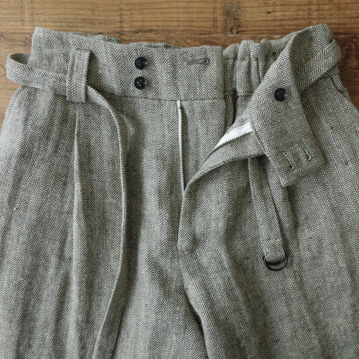 SALUÉ／【受注商品】エッグパンツC／ヘリンボーンリネン