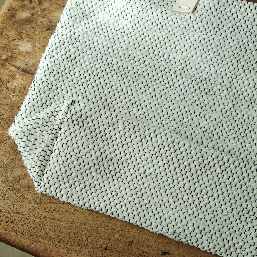 ［tatetoyoco］裂織りバッグ （経糸黒/ムジ）