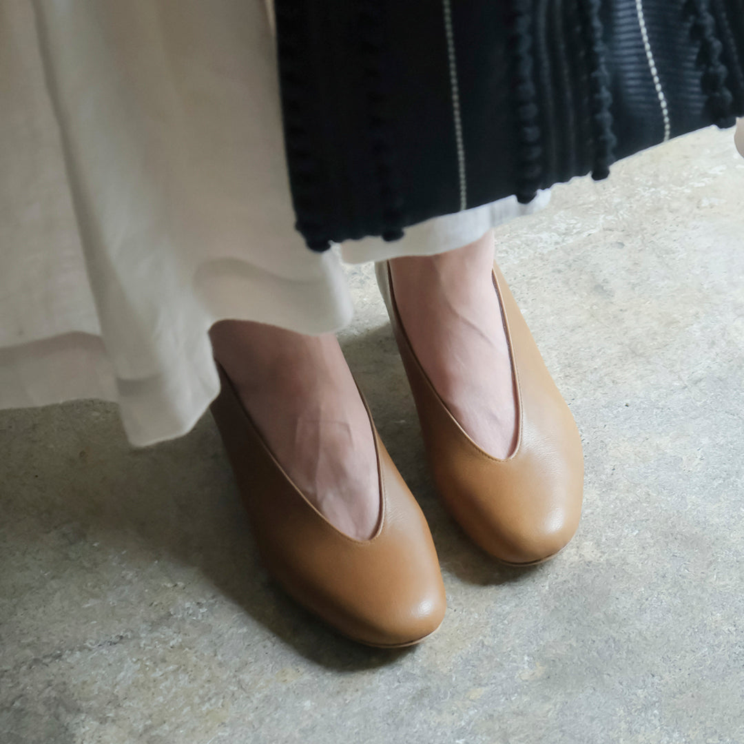【受注商品】［AUTTAA］ Soft low cut pumps