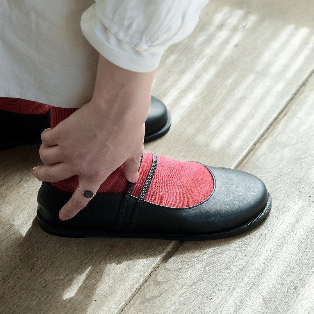 【受注商品】［AUTTAA］Flat oval pumps