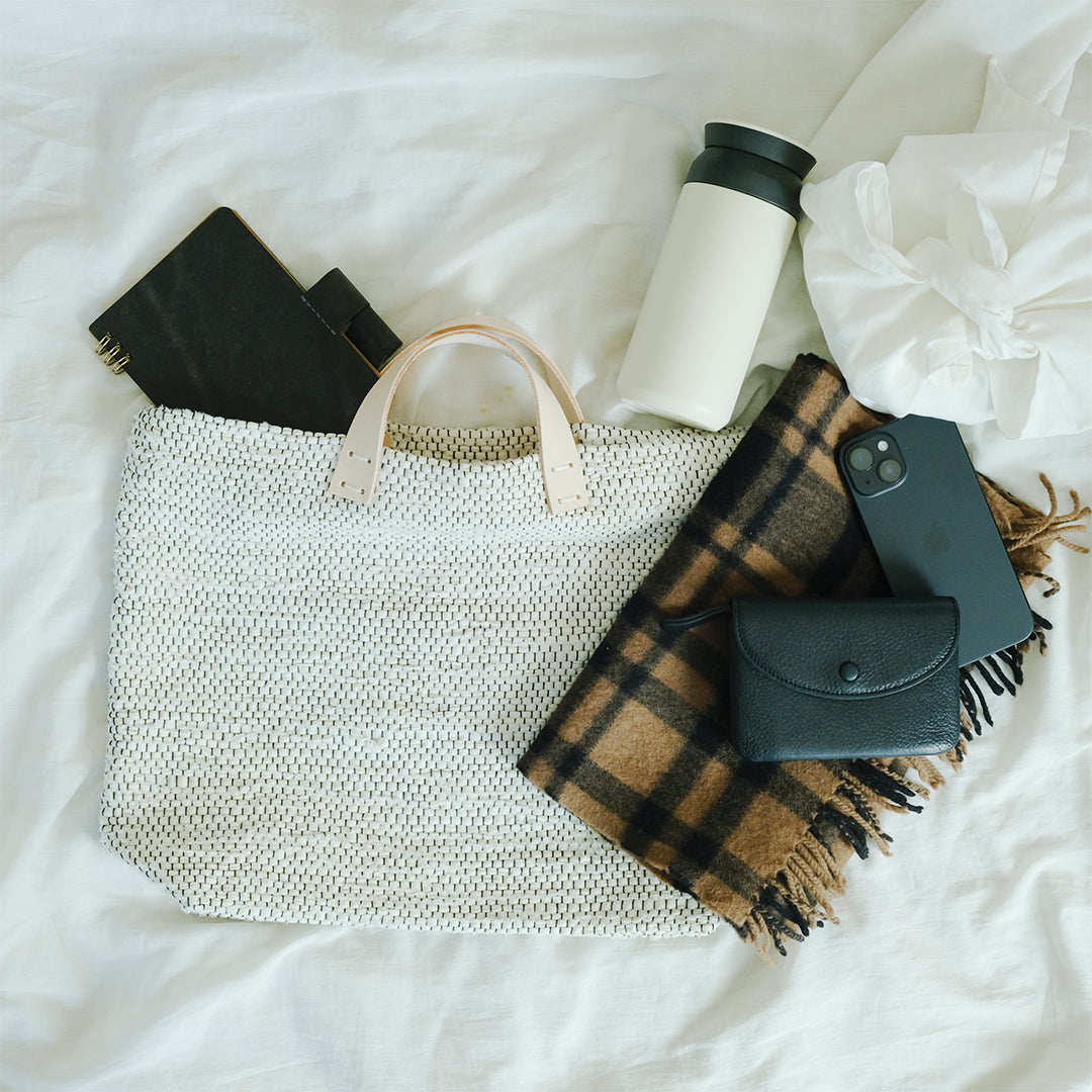 ［tatetoyoco］裂織りバッグ （経糸黒/ムジ）