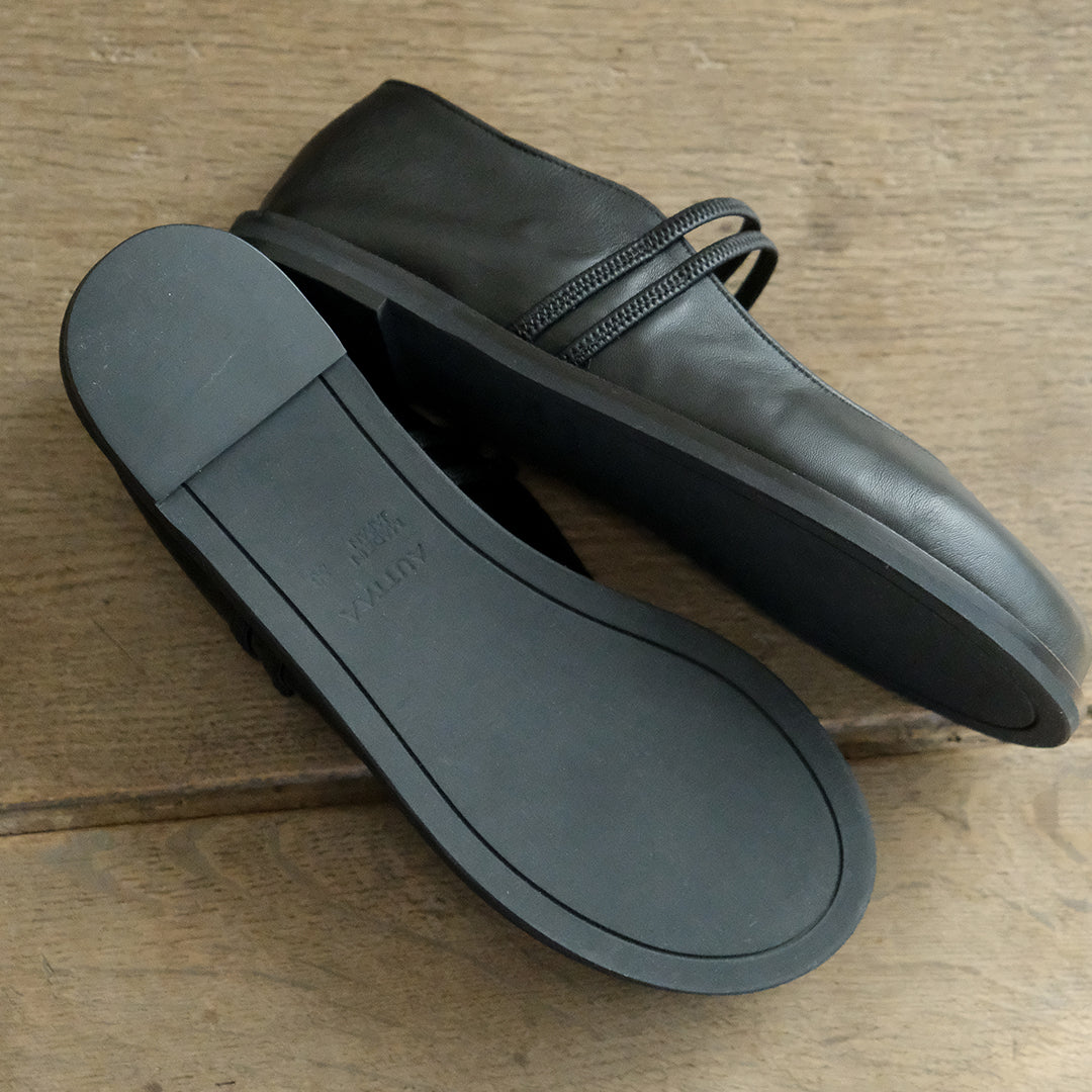 【受注商品】［AUTTAA］Flat oval pumps