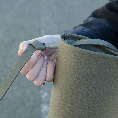【受注商品】［STUDIO LA CAUSE］包みホックショルダーBG129 EM