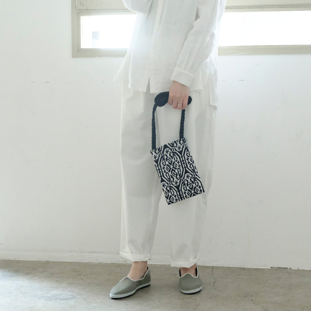 装いの主役にもなる、ぽこぽこのミニバッグ – Envelope - エンベロープ