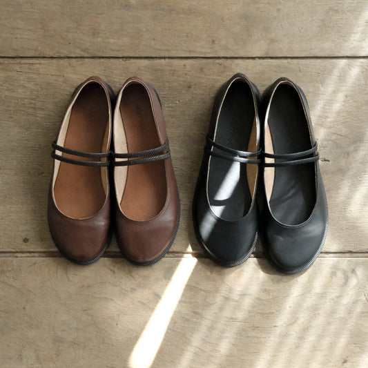 【受注商品】［AUTTAA］Flat oval pumps
