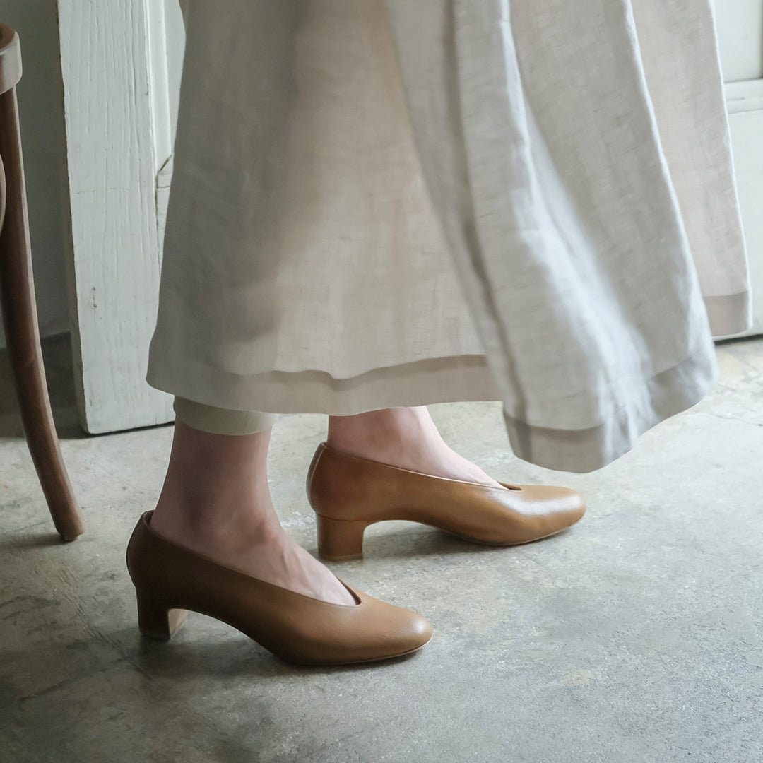【受注商品】［AUTTAA］ Soft low cut pumps