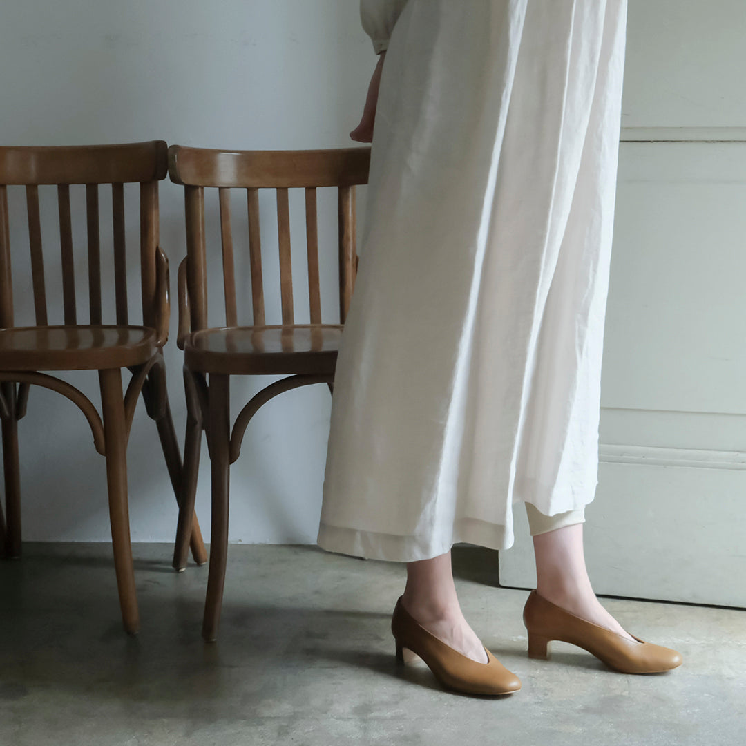 【受注商品】［AUTTAA］ Soft low cut pumps