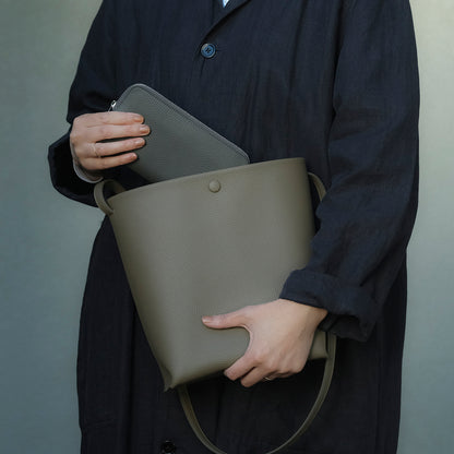 【受注商品】［STUDIO LA CAUSE］包みホックショルダーBG129 EM